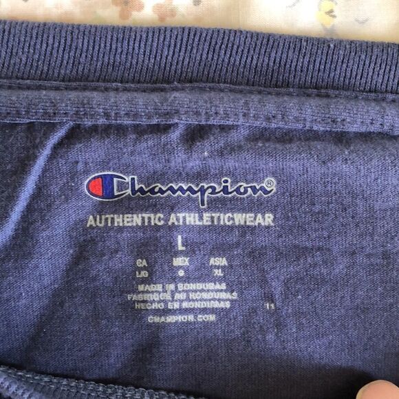 Champion Short Sleeve T-shirt Size L Like new - Picture 3 of 6